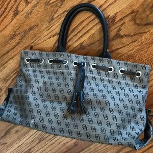 🦆DOONEY & BOURKE Vintage LOGO Handbag
